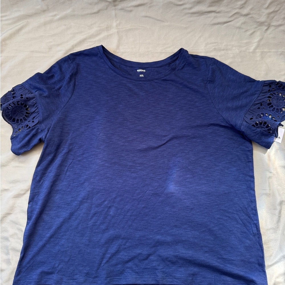 Sonoma Women's Navy Eyelet Sleeve top size XXL